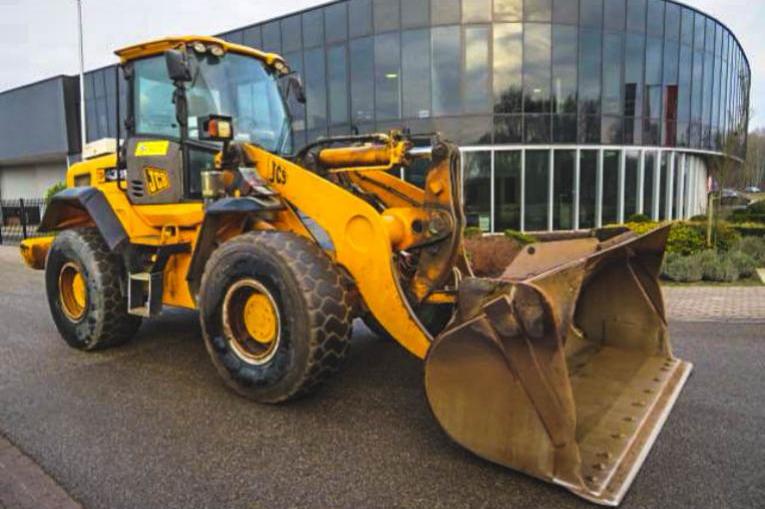 Фронтальный погрузчик JCB 436