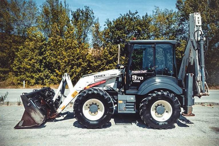 Экскаватор-погрузчик Terex 970