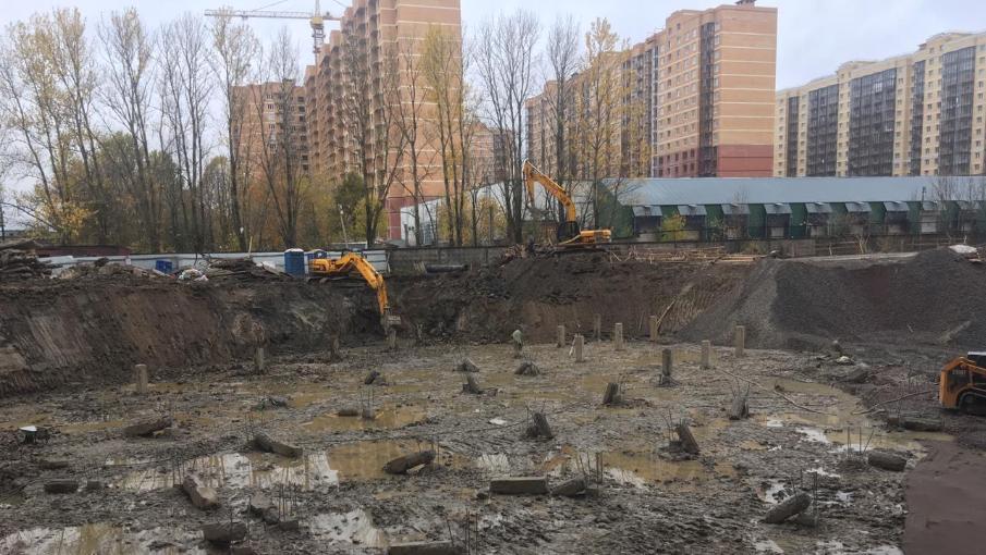 Разработка котлована подземного паркинга