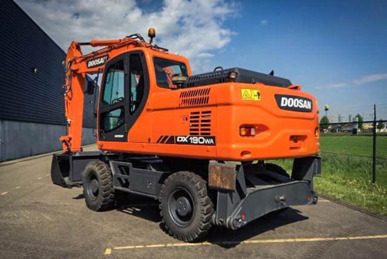 Колесный экскаватор Doosan DX 190W